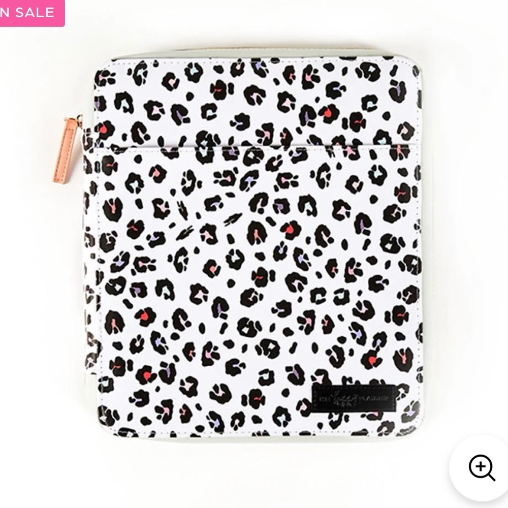ISO : The Happy Planner Leopard Print Cover - Black, White, Pink